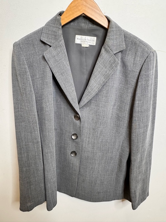 Vintage Jackets & Blazers - Vintage Gray Three-Button Women's Blazer